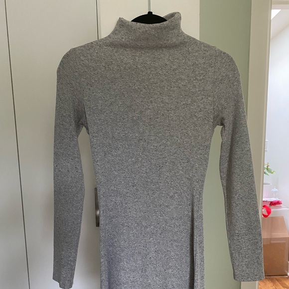 Mock neck dress - Picture 2 of 3